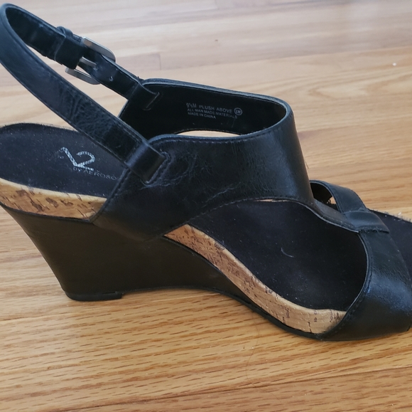 Wedge sandal - Picture 6 of 6